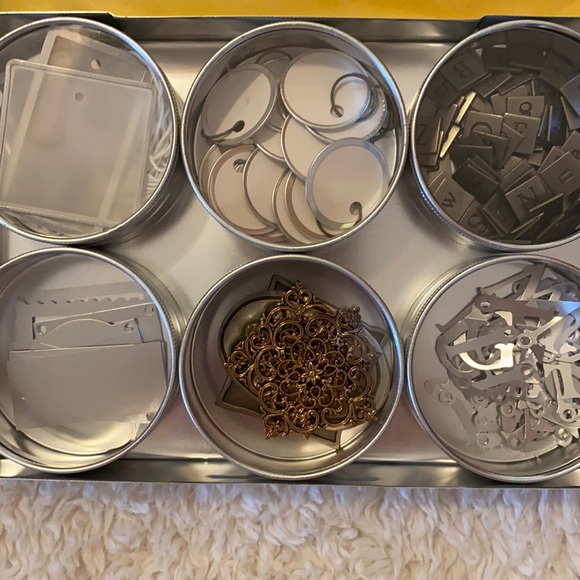 Scrapbook accessories - Picture 1 of 5